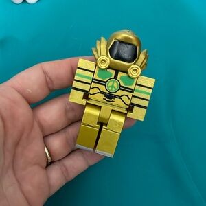 Roblox  Gold Collector Figure  Gold Classic Figure